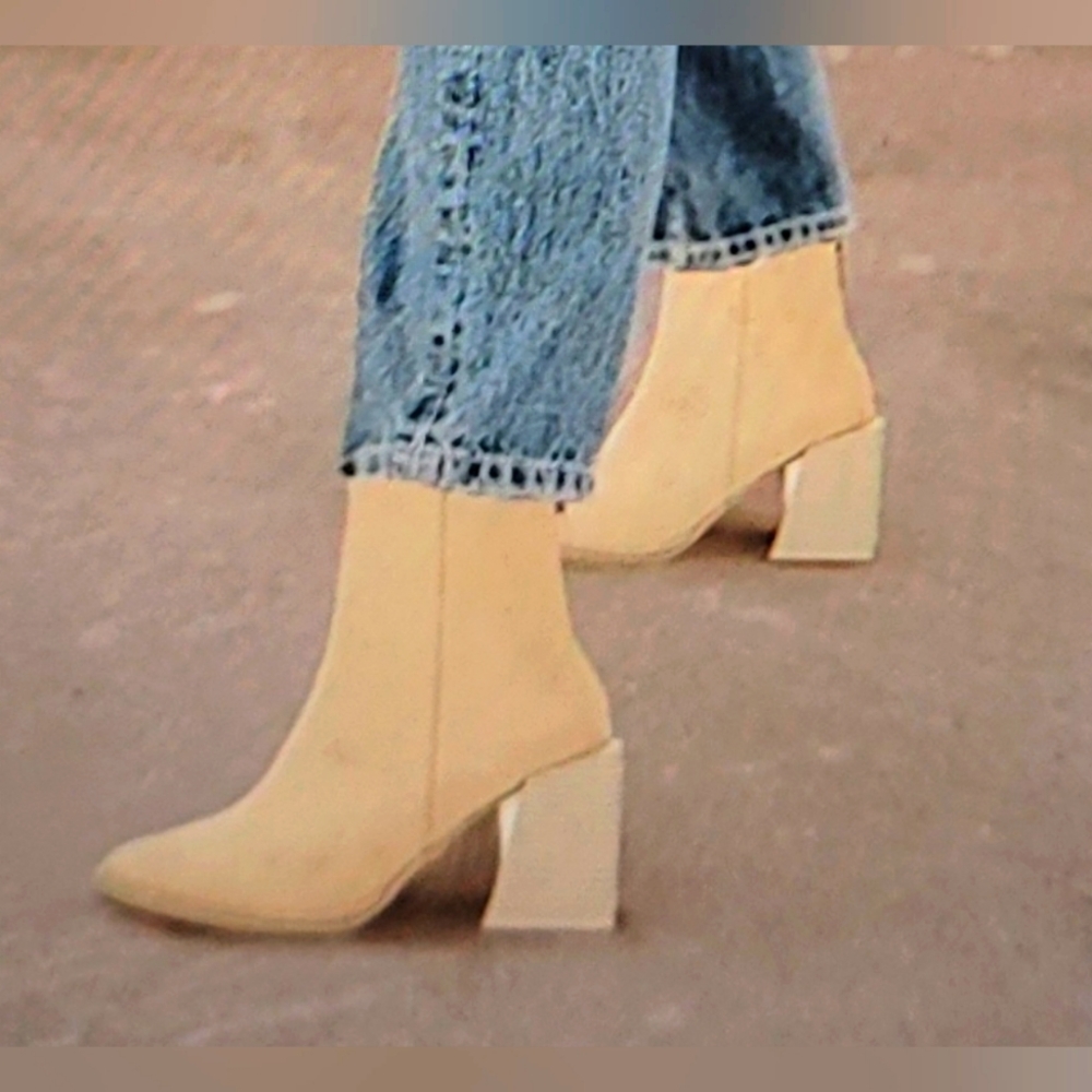 NIB  BACK ZIP BOOTIES SLIP ON CHUNKY HEEL POINTED CASUAL BOHO 6.5 3.25 HE…
